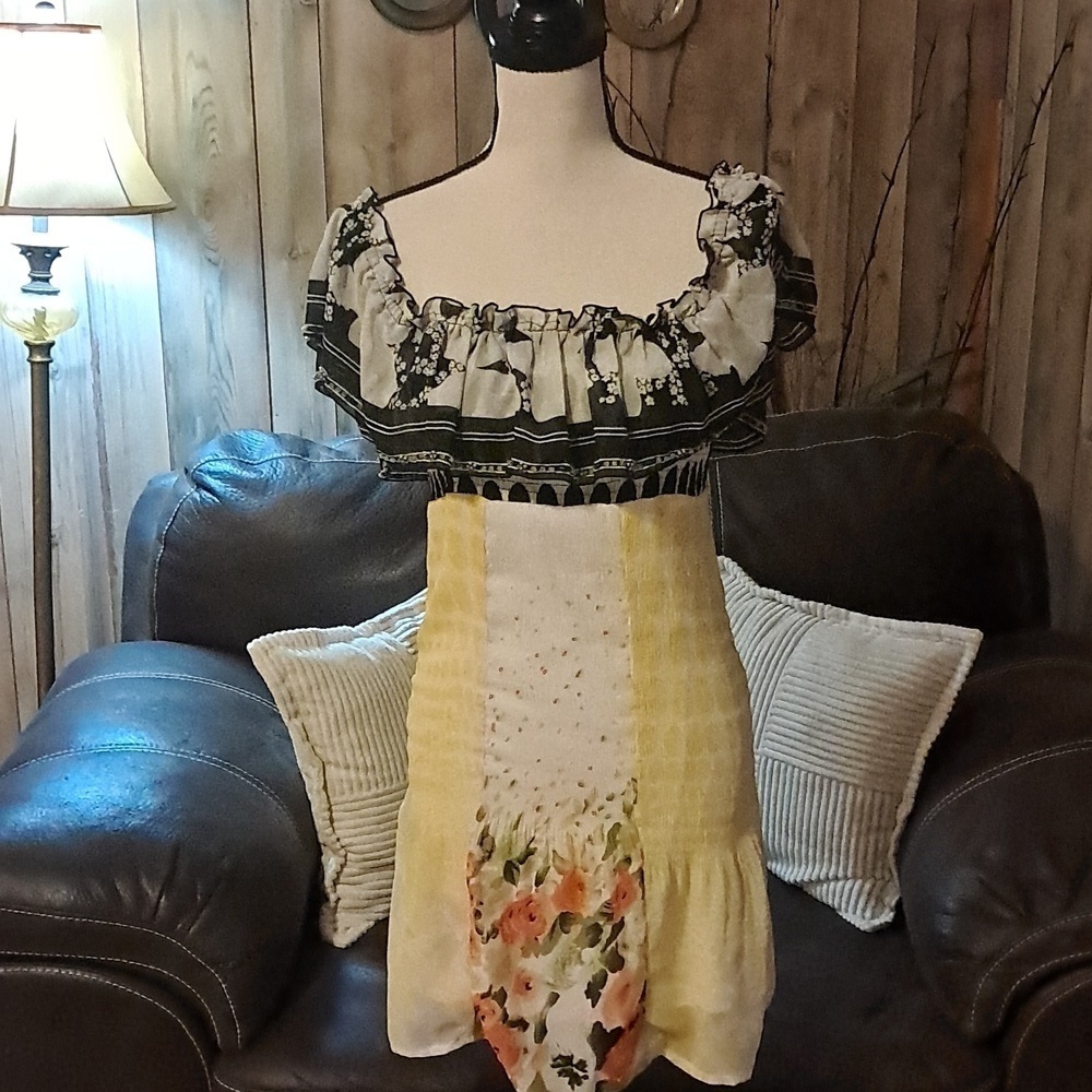 Faith by Celia Forrester Chiffon Floral Multiprimt Dress Size XS